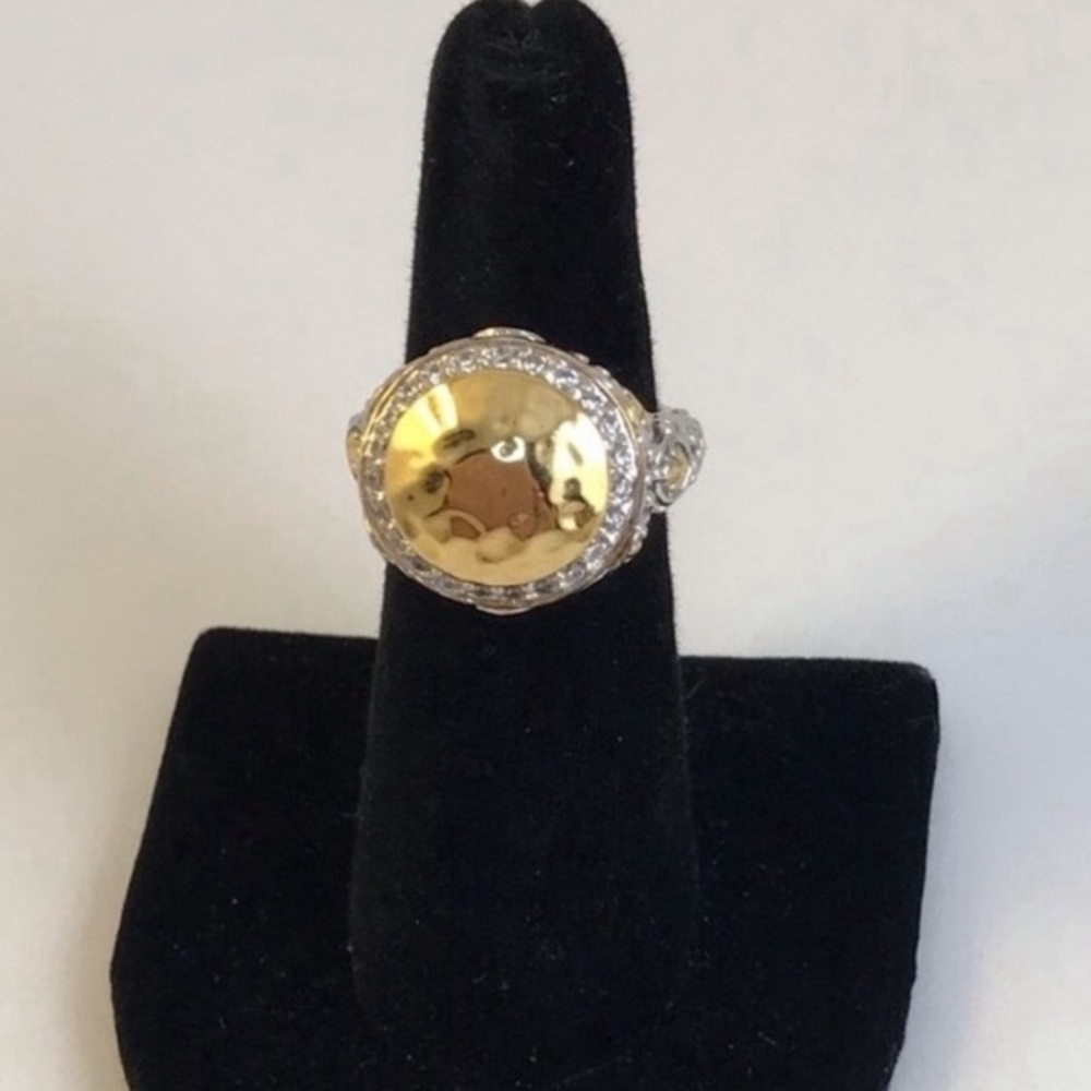 18k Hammered Dome Ring - Picture 4 of 13